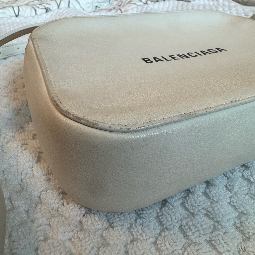 Balenciaga Everyday Camera Bag - Picture 4 of 10